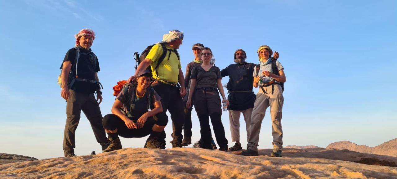Star Guide Luxury Camp Hotell Wadi Rum Exteriör bild