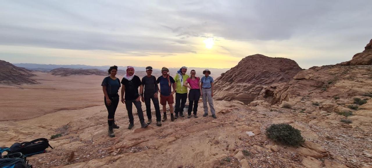 Star Guide Luxury Camp Hotell Wadi Rum Exteriör bild