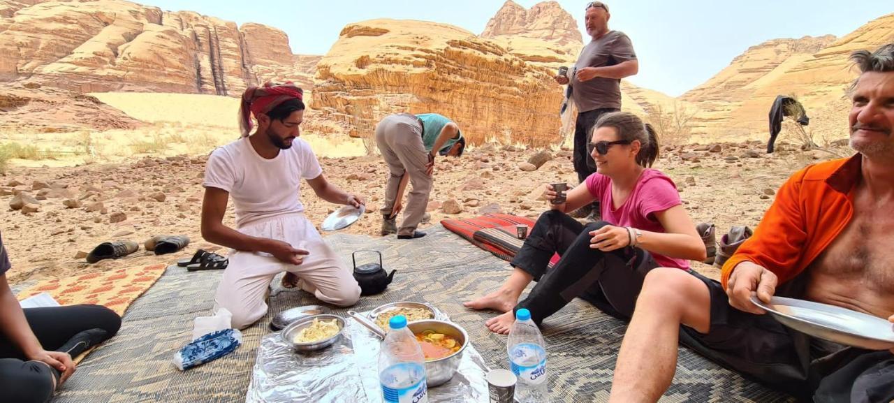 Star Guide Luxury Camp Hotell Wadi Rum Exteriör bild